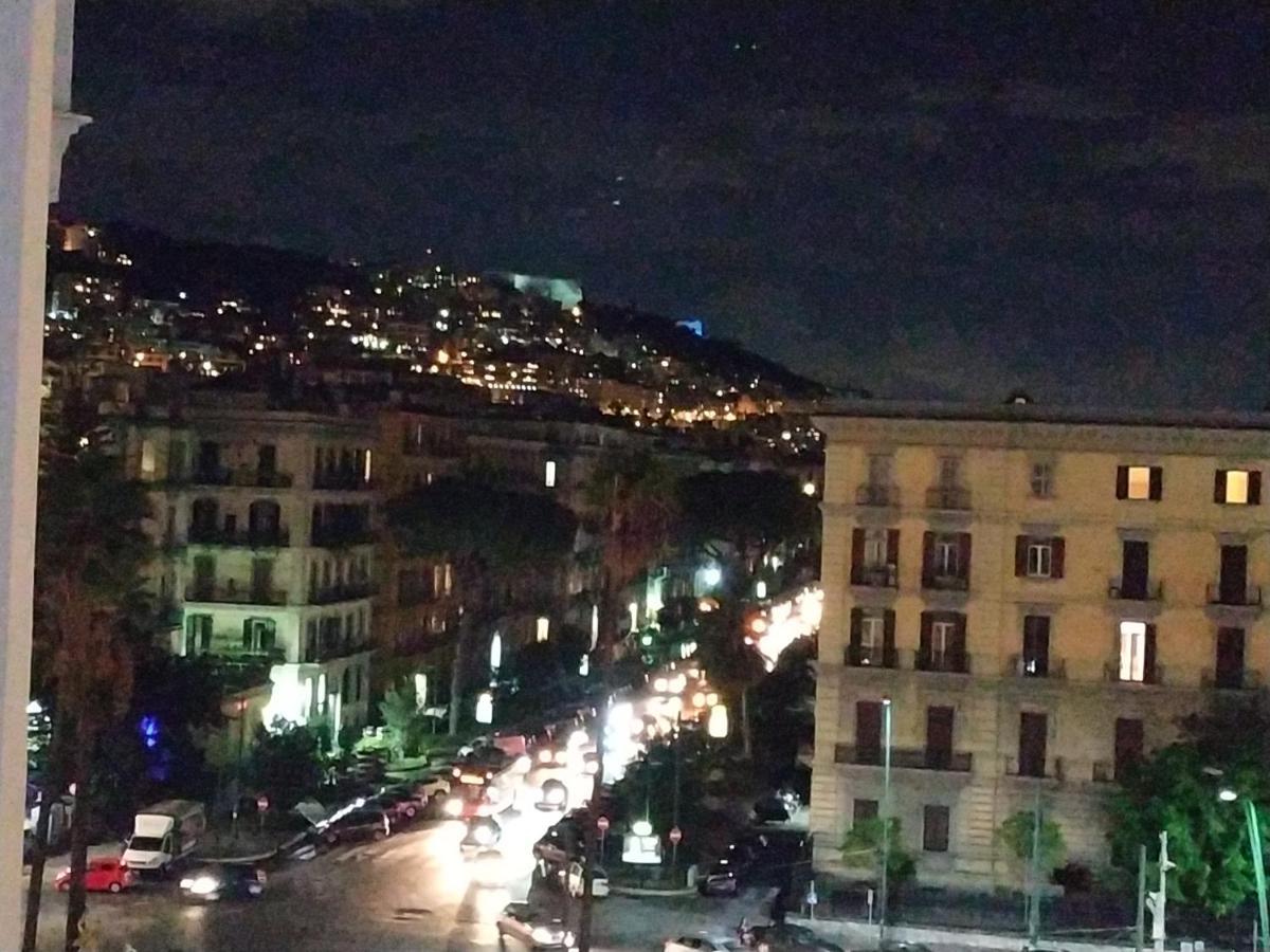 Sun&Thecity Napoli Bagian luar foto